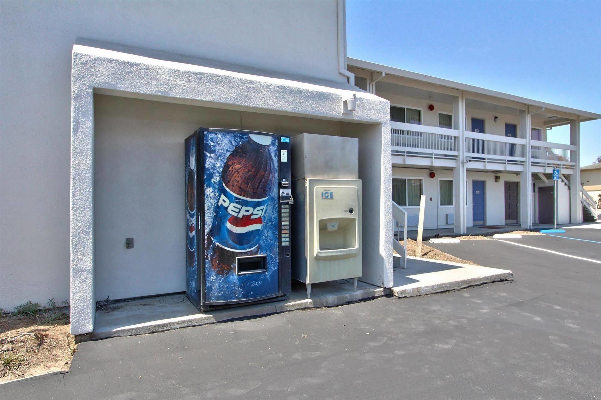 Coastal Valley Inn - Monterey Castroville Εξωτερικό φωτογραφία