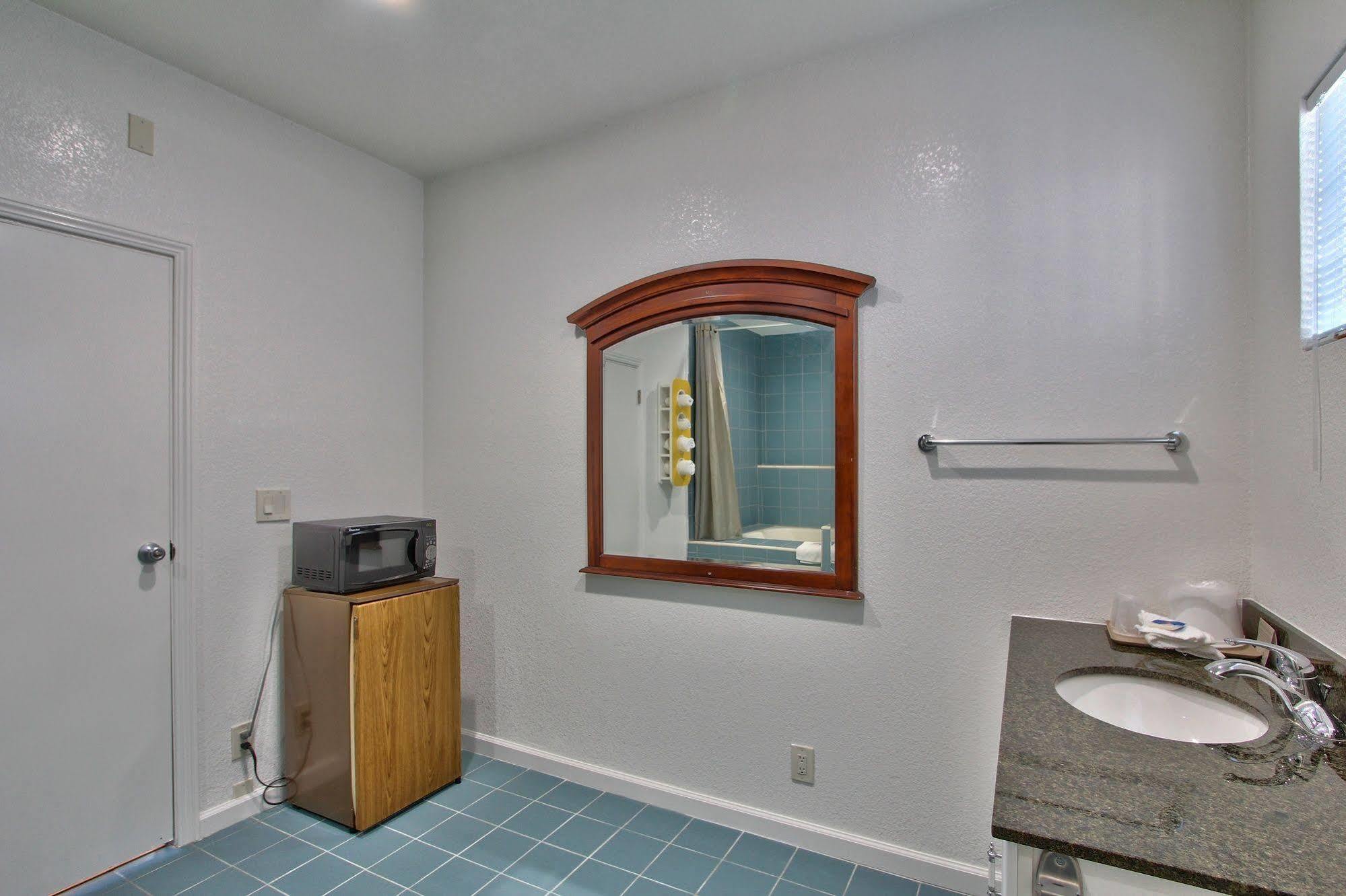 Coastal Valley Inn - Monterey Castroville Εξωτερικό φωτογραφία
