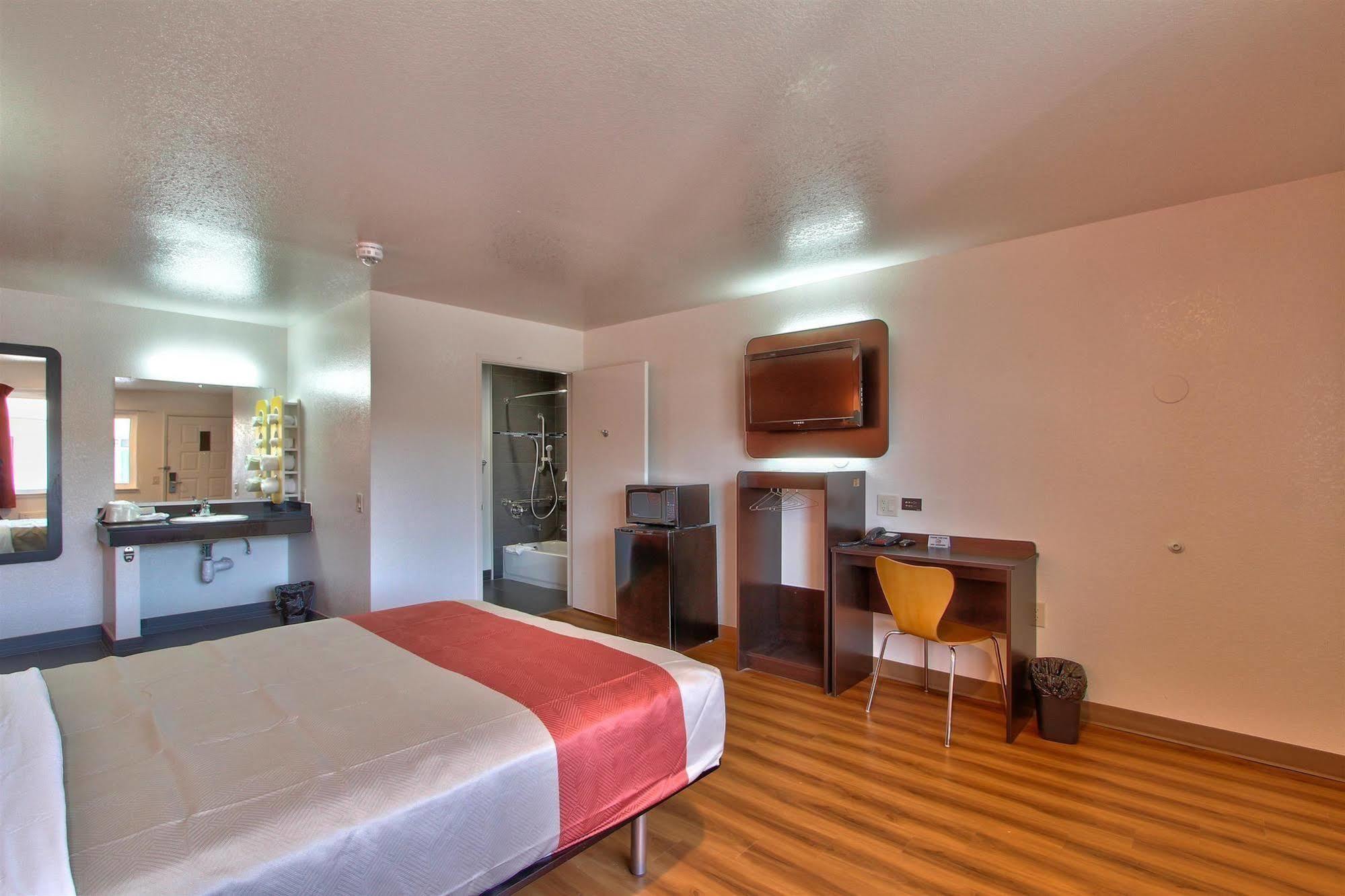 Coastal Valley Inn - Monterey Castroville Εξωτερικό φωτογραφία