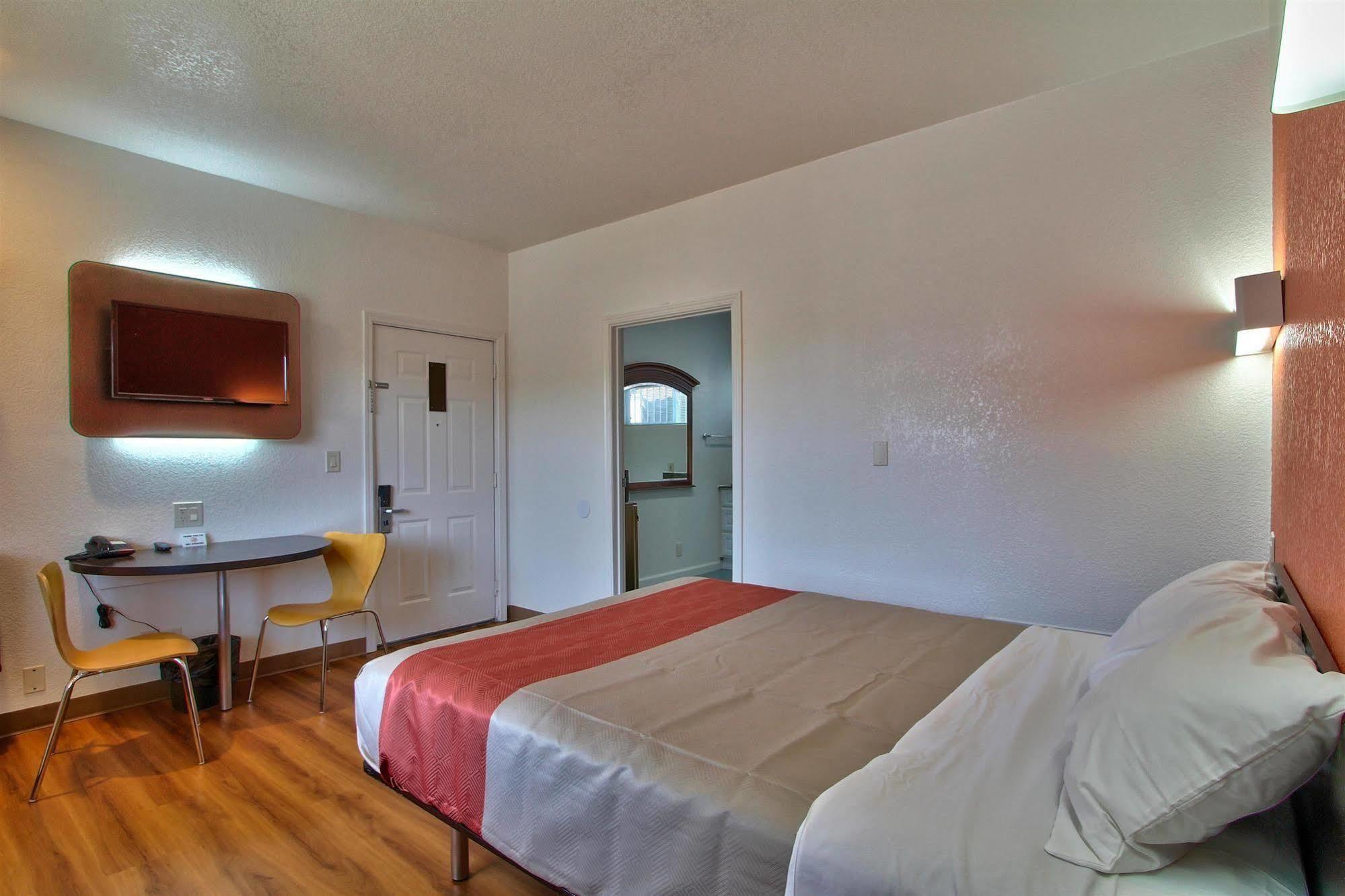Coastal Valley Inn - Monterey Castroville Εξωτερικό φωτογραφία