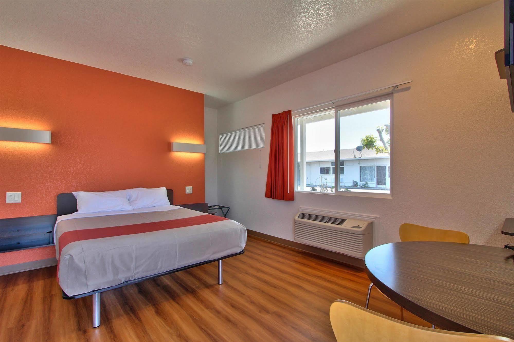 Coastal Valley Inn - Monterey Castroville Εξωτερικό φωτογραφία