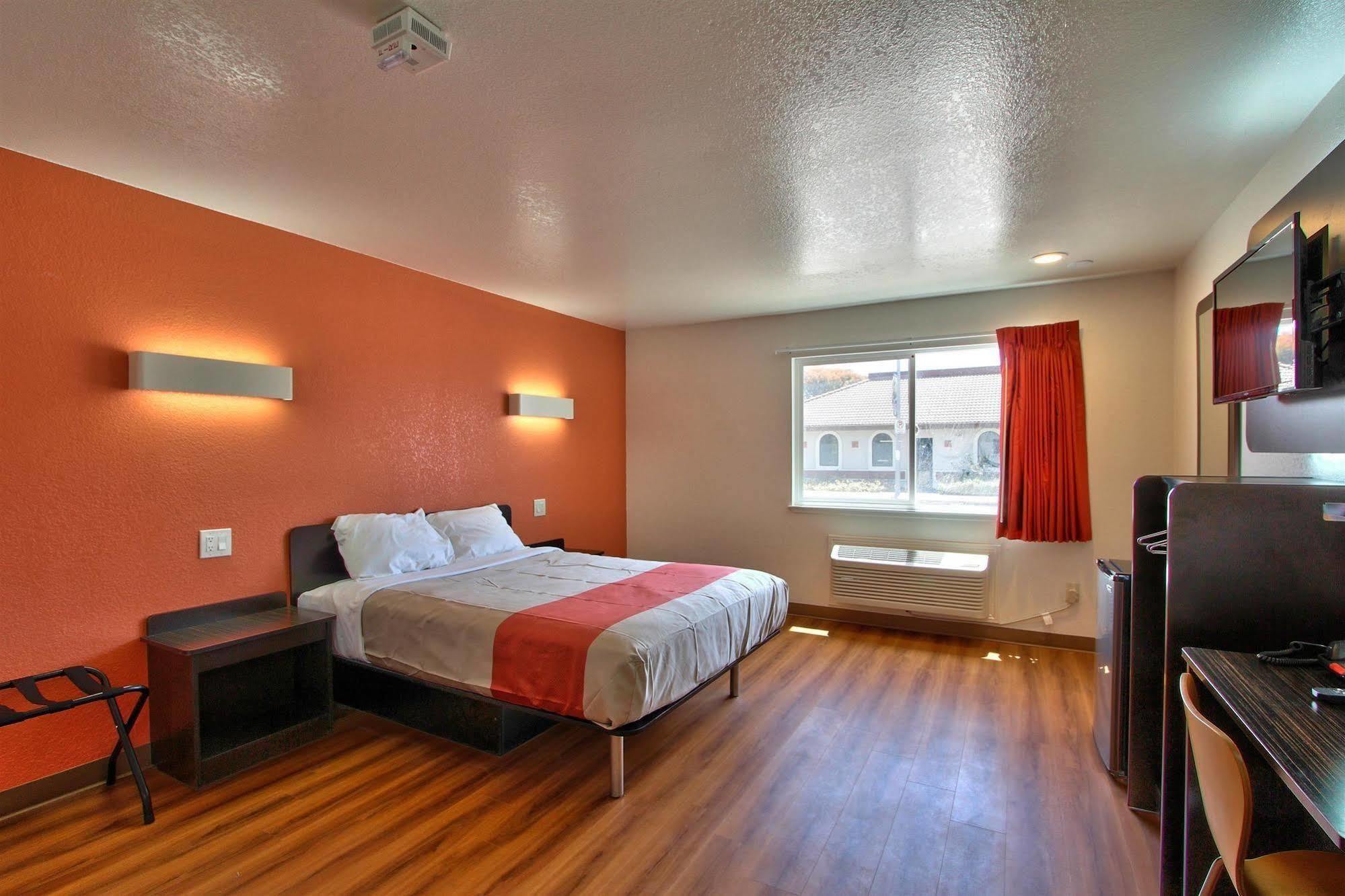 Coastal Valley Inn - Monterey Castroville Εξωτερικό φωτογραφία