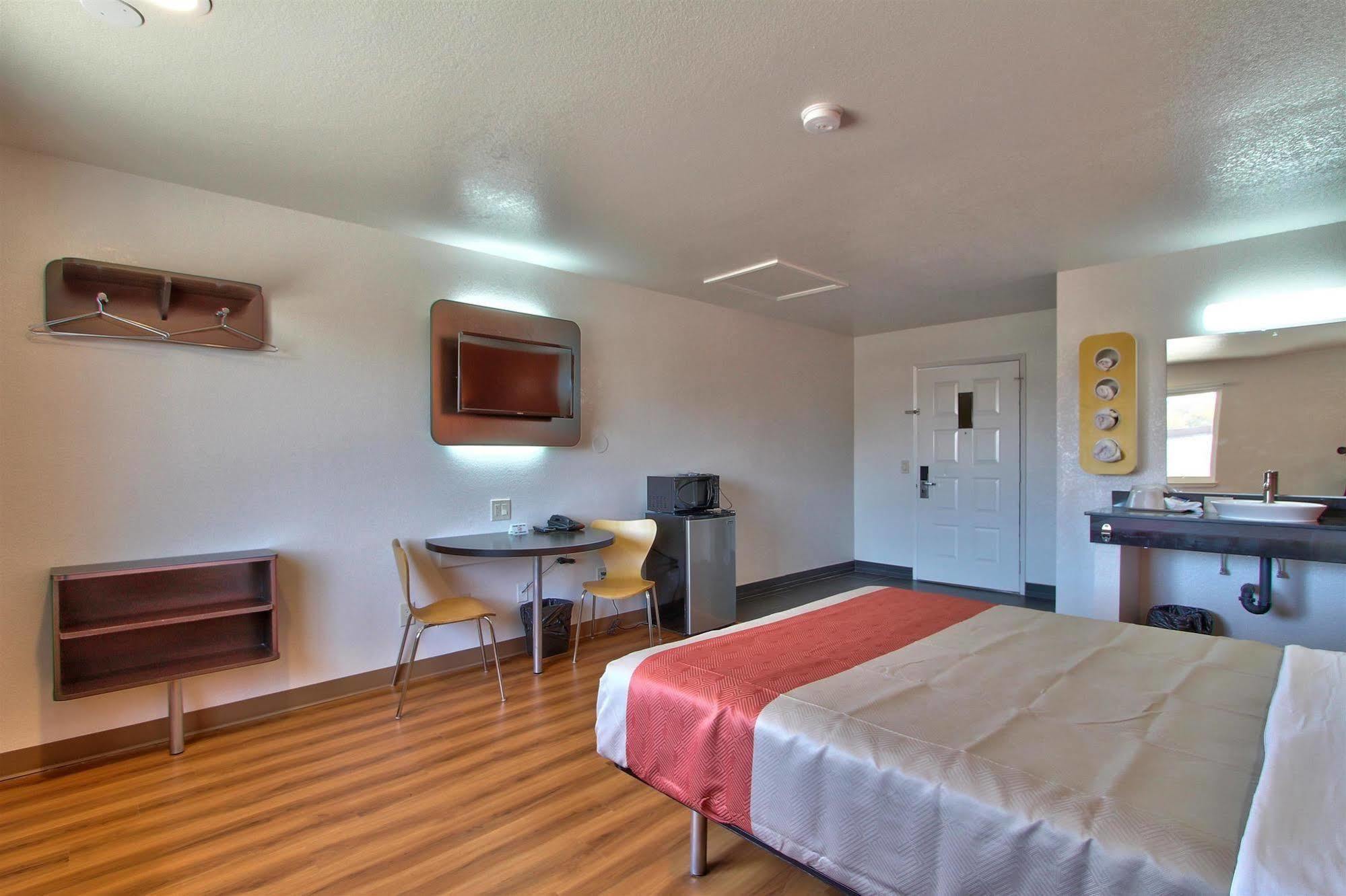 Coastal Valley Inn - Monterey Castroville Εξωτερικό φωτογραφία