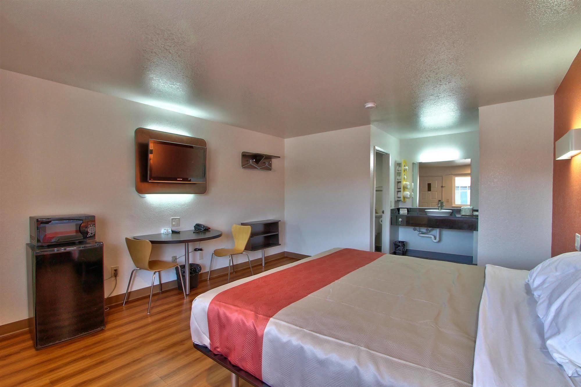Coastal Valley Inn - Monterey Castroville Εξωτερικό φωτογραφία